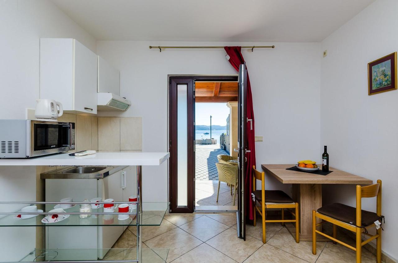 Apartments Kanjuo By The Sea Mlini Exterior photo