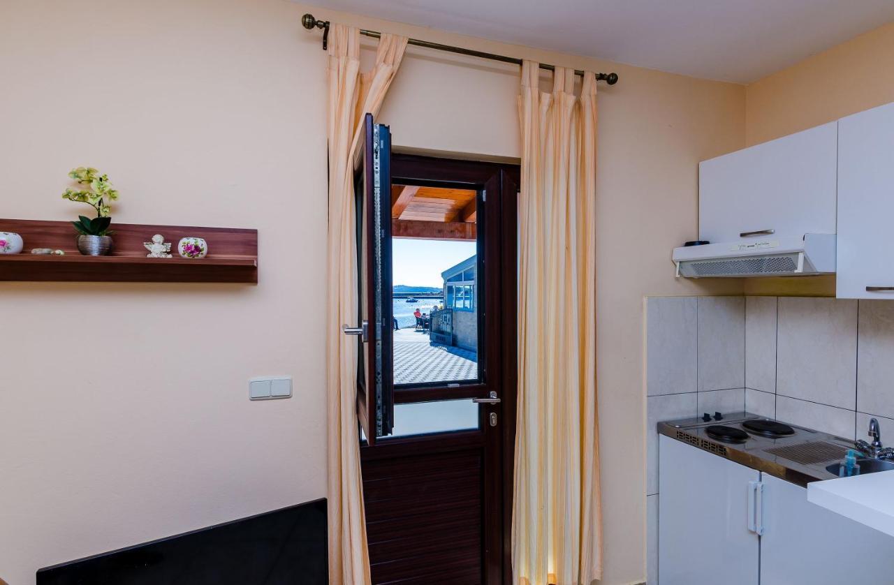 Apartments Kanjuo By The Sea Mlini Exterior photo