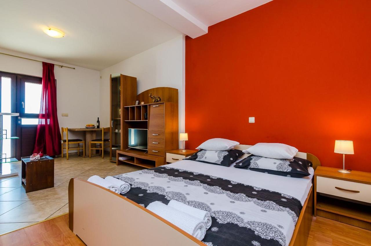 Apartments Kanjuo By The Sea Mlini Exterior photo